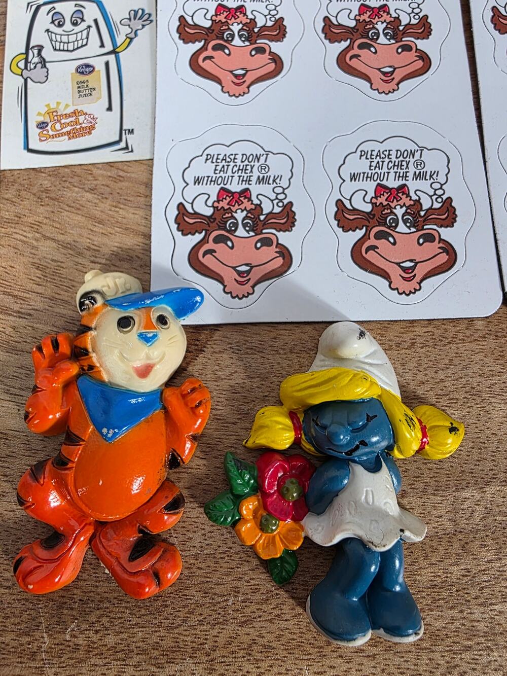 VTG Tony the Tiger, Smurfette and more Refrigerator Magnets Lot